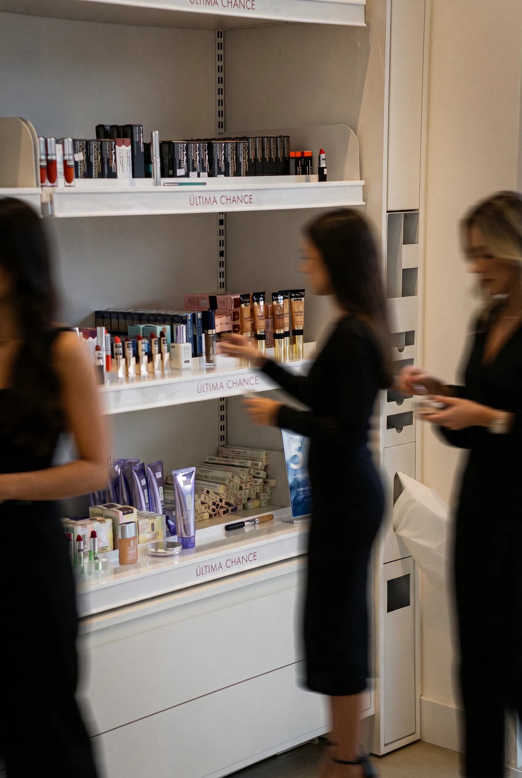 Estée Lauder — Retrofit de Marca — registro 04