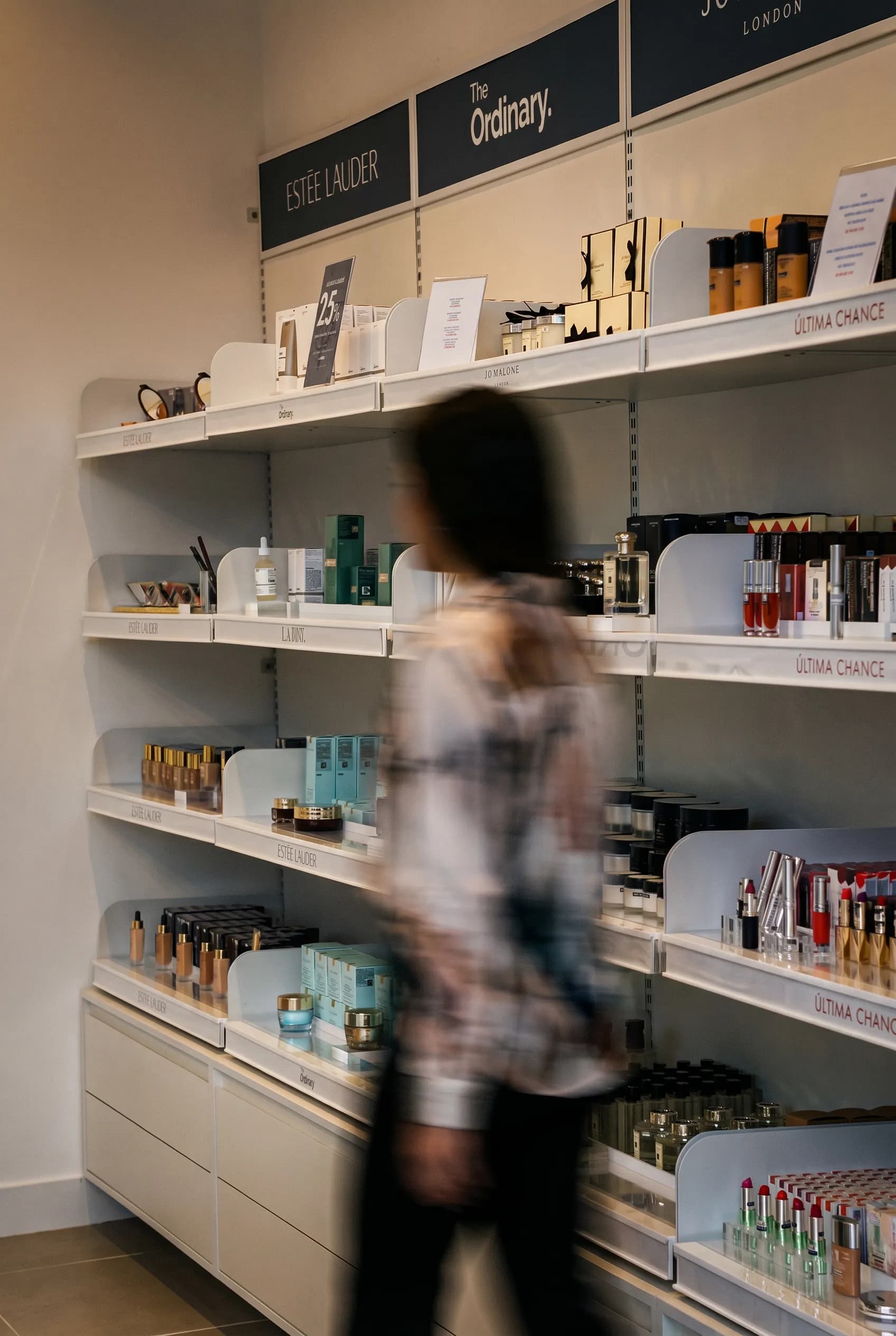 Estée Lauder — Retrofit de Marca — registro 07