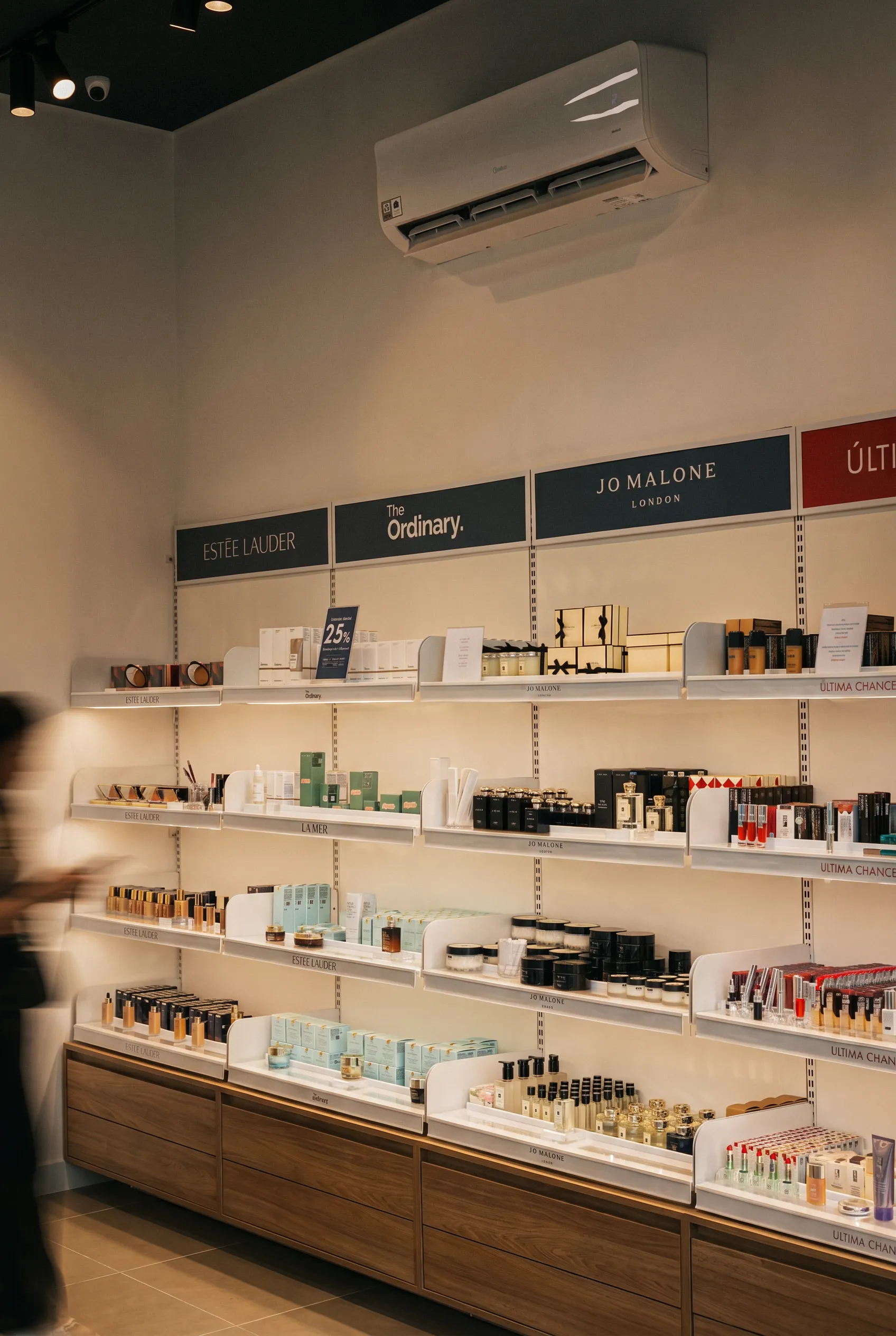 Estée Lauder — Retrofit de Marca — registro 09