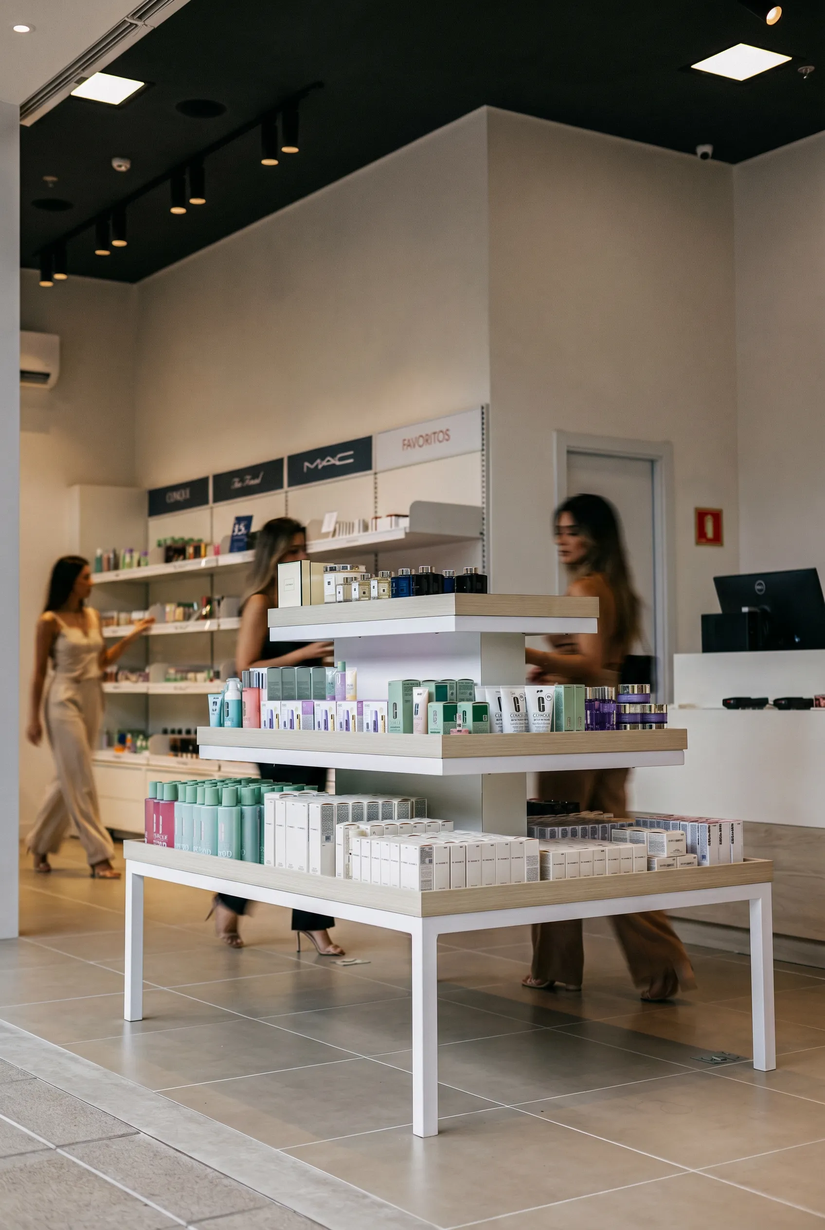 Estée Lauder — Retrofit de Marca — registro 13